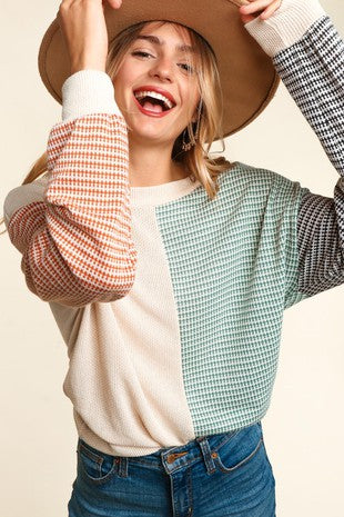 TWO TONE SWEATER KNIT BUBBLE LONG SLEEVE TOP